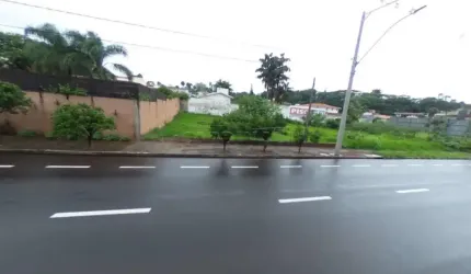 Terreno Muito Bem Localizado e Plano Pronto para Construir.