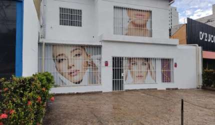 Venda de ponto comercial no bairro Cambuí, com 4 garagens em Campinas/SP.