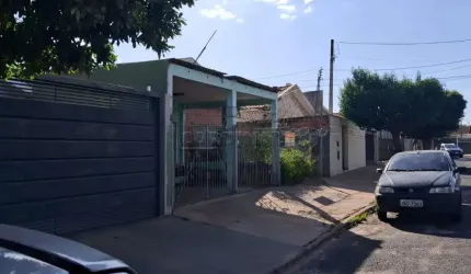 Casa com ótima localização, próximo ao SESI da vila