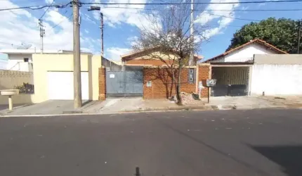 Casa de dois dormitórios sendo dois suítes próximo a UFSCAR