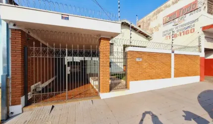 Casa em localização privilegiada e bem espaçosa