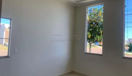 Casa de condomínio com 3 dormitórios e 1 suíte em São Carlos