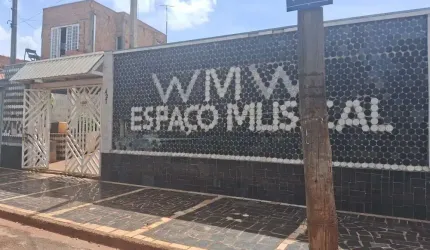 Casa com ótima localização, com potencial para comercial, ou residencial