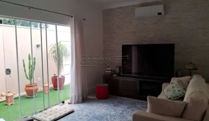 Casa totalmente reformado, ótima localização, a 5 minutos do centro da cidade