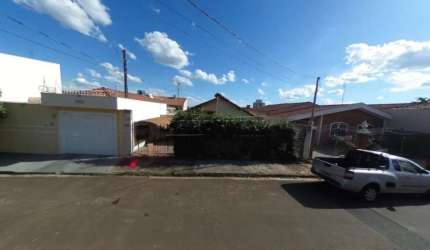 Imóvel Muito Bem localizado em uma Rua Calma e Muito Bom para Morar.