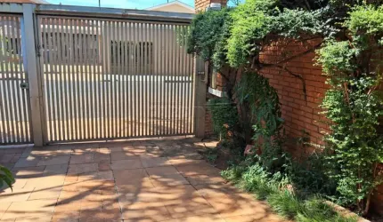 Casa com ótima localização, a 5 minutos do centro da cidade, casa com ótima infraestrutura