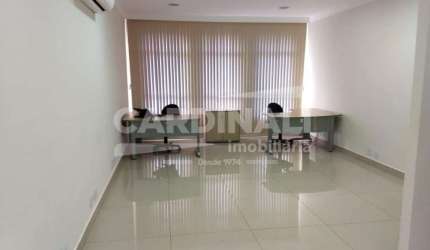 Comercial Sala / Salão com Condomínio em São Carlos