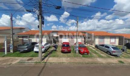 Imóvel localizado dentro do condomínio ambiente seguro, agradável e com área de lazer.