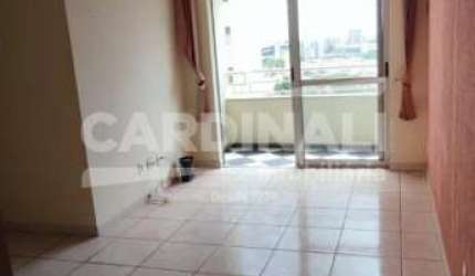 Apartamento com ótima localização, condomínio com área de lazer completo.