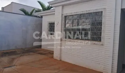 Casa com ótima localização, no centro da cidade.