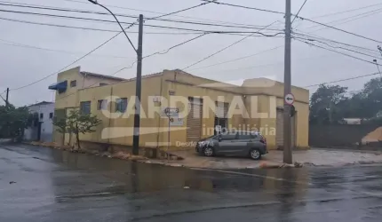Barracão comercial com ótima localização, ao lado da Avenida 36.