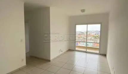 imóvel a dois quarterões da Av. São Carlos