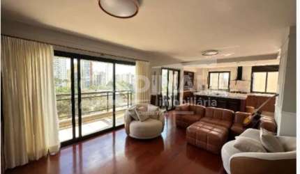 Luxuoso apartamento em frente ao centro de convivência no Cambuí em Campinas-SP.