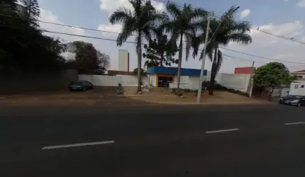 Área muito boa e bem localizada fácil acesso a Rodovia e próximo de muitos Comércios.