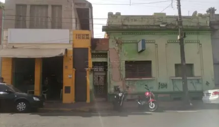 Salão comercial com residência no piso superior com possibilidade de aquisição do imóvel ao lado