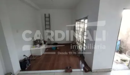 Casa de 3 dormitórios com banheiro no bairro Jardim Beatriz