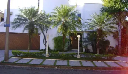 Casa com 4 dormitórios e 2 suítes na Vila Elizabeth próxima ao Terminal Rodoviário em São Carlos