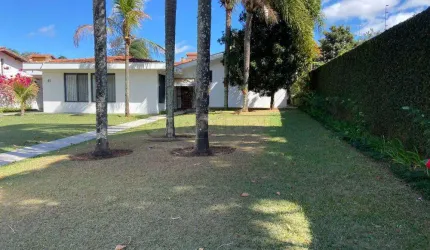 Casa com 3 dormitórios sendo 2 suítes completa de armários