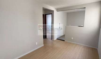 Apartamento à Venda no Bairro Adhemar Garcia – Joinville/SC | 2 Quartos, 1 Vaga, Reformado