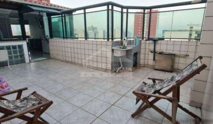 Cobertura na Ocian, 3 suítes, hidromassagem, churrasqueira, confira na imobiliária em Praia Grande.