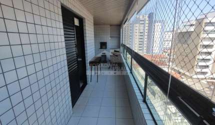 Apartamento MOBILIADO na Guilhermina 2 Dormitórios, Sacada, Confira na Imobiliária em Praia Grande.