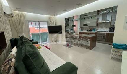 Apartamento no Forte, 2 dormitórios, sacada, 1 vaga, confira na imobiliária em Praia Grande.
