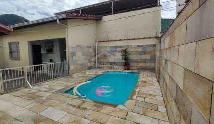 Casa Isolada,03 dormitórios com piscina, no Canto do Forte, Só na Imobiliária em Praia Grande.