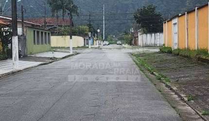 Casa germinada com 03 dormitórios no Solemar, confira na imobiliária em Praia Grande!
