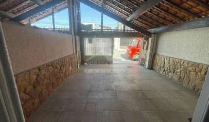 Casa na Guilhermina, 3 Dormitórios, Quintal, Confira na Imobiliária em Praia Grande.
