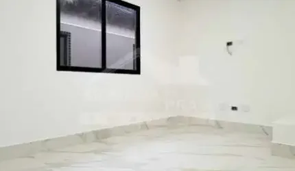 Casa de condominio sobreposta alta com piscina