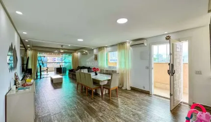 Sobrado no Boqueirão tanto RESIDENCIAL ou COMERCIAL 3 dormitórios, piscina, confira em Praia Grande.
