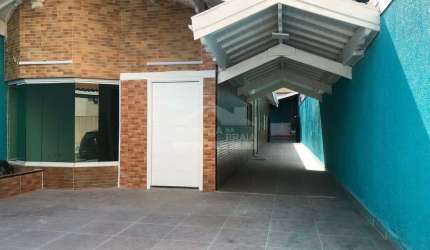MANSÃO na Guilhermina, 3 dormitórios, 2 suítes sendo 01 MASTER, piscina, confira em Praia Grande.