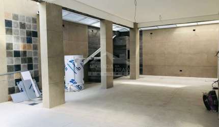 Residencial em CONDOMÍNIO FECHADO, 2 dormitórios com 2 suítes na Guilhermina ( Praia Grande ).