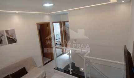 Casa sobreposta MOBILIADO em condomínio fechado na Aviação, 2 dormitórios, confira em Praia Grande.