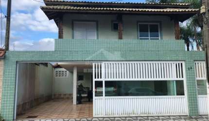 Casa de condominio sobreposta apenas 50 metros da praia no Jardim Real