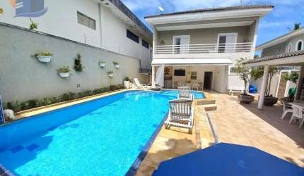 Casa ampla, com Vista privilegiada ao Mar!