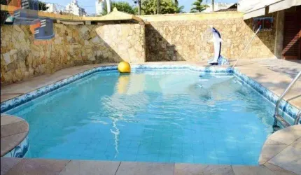 Linda Casa Excelente Localização 05 Dormitórios, Piscina na Enseada Gjá.