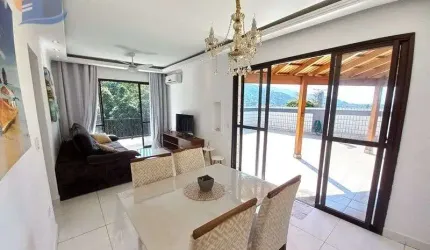 Cobertura Reformada com amplo Terraço!