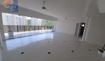 BelíssimaCobertura Duplex com Vista Oceânica emGuarujá.