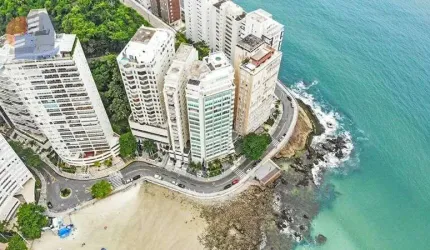 Apartamento Luxo Frente Mar na Praia das Pitangueiras, com 4 Quartos e Vista Incrível