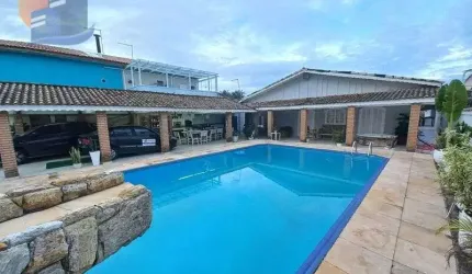 Casa Térrea/3 Quartos/5 banheiros/R$ 8.000,00 (Pacote incluso Iptu)
