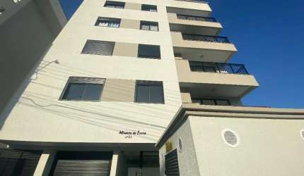 Apartamento á venda na Pedra Branca com 3 quartos