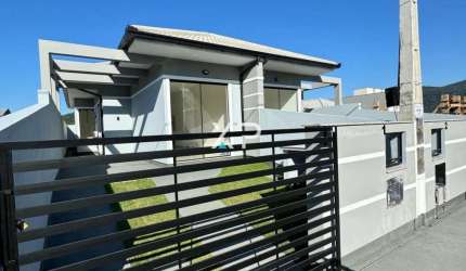 Casa em Forquilhas à venda com 2 quartos | XP2029