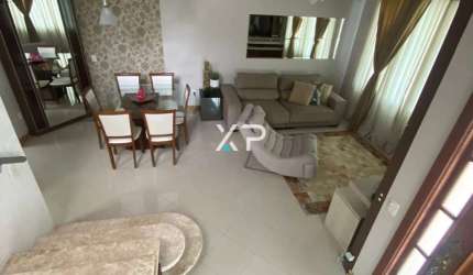 Casa de alto padrão com 3 dor, acabamentos premium e localização privilegiada.
