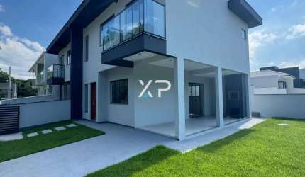 Sobrado de esquina em Forquilhas à venda com 3 quartos/Suíte | XP2299