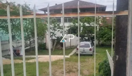 Prédio com 3 pavimentos (Apartamentos e sala comercial) Serraria/São José