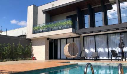 Vendo - Residência Alto padrão com Piscina - Semi-Mobiliada - Jardim Munique - Maringá-PR.