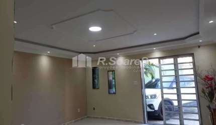 Casa com 2 quartos à venda na Rua Lomas Valentinas, Padre Miguel, Rio de Janeiro, 380 m2 por R$ 550.000