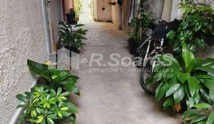 Casa com 2 quartos à venda na Rua Comandante Santos Porto, Realengo, Rio de Janeiro, 64 m2 por R$ 140.000