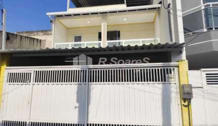Casa com 3 quartos à venda na Rua Carumbé, Realengo, Rio de Janeiro, 228 m2 por R$ 330.000